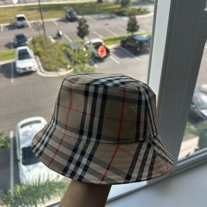 Burberry Bucket Hat Size Medium